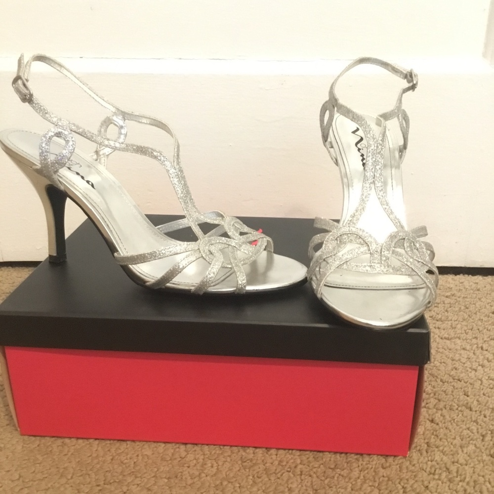 Silver glitter heel